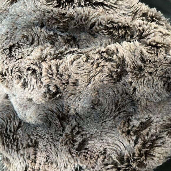 Peace & Pearls Faux Fur Wrap Shawl Infinity Scarf Cowl Rosette Plush One Size - Picture 4 of 9